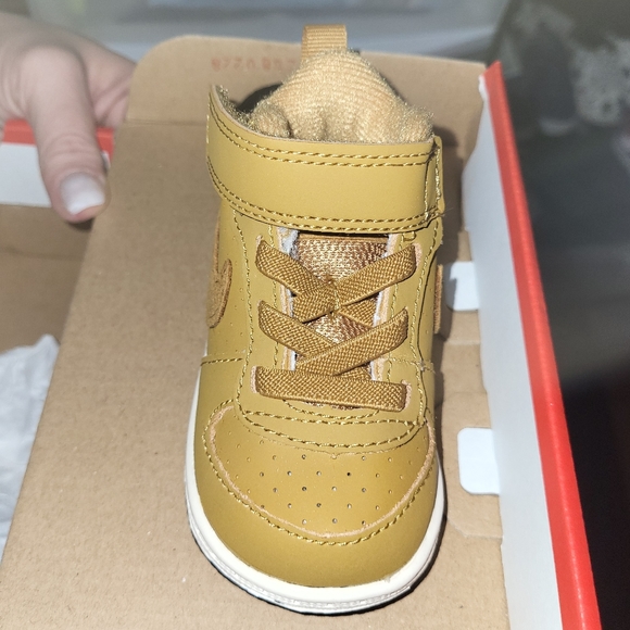 NWB! NIKE Court Borough Mid SIZE 3C for toddlers and babies - Picture 3 of 5